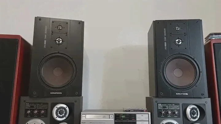 Grundig Box 8500